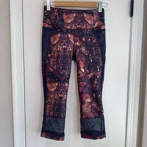 Calia by Carrie‎ Underwood size Small NWT Patterned Cropped Leggings